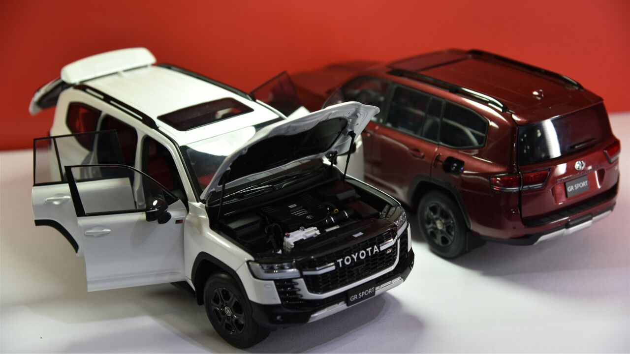 2023 中国模型展!LCD 力成达 1:18 合金全开 Toyota Land Cruiser LC300 GR 装饰板样品