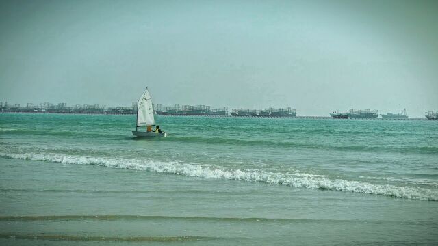 吹海边的风,就来南方滨海旅游胜地侨港海滩