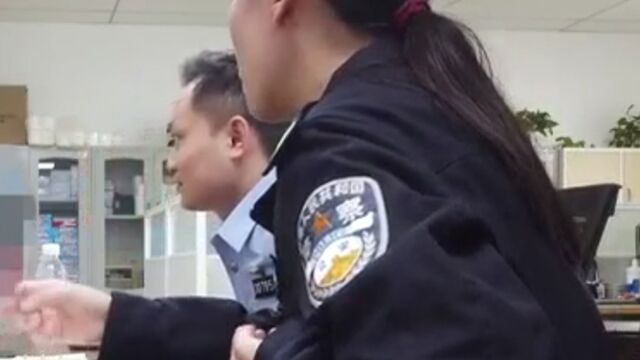 女子遭遇诈骗投资7万多,执意追投150万,民警耐心劝阻