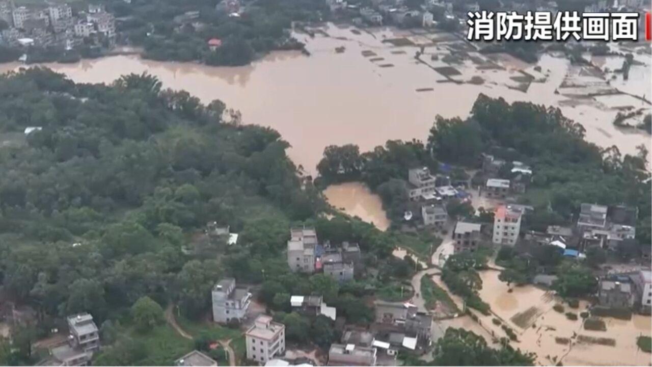 广西合浦河水暴涨致浸坝,2400余村民被困