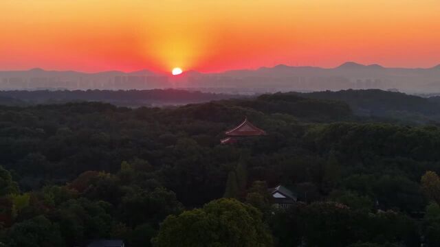 钟山日出风景如画.