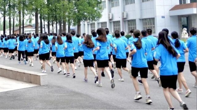 江汉油田新入职高校毕业生跑操