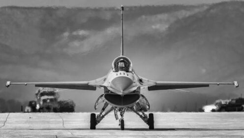 被称为最成功的三代机:F-16战斗机!