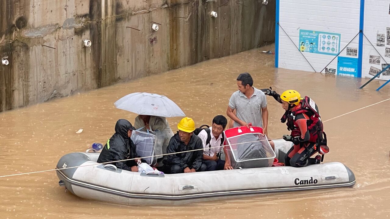 珠海暴雨引发工地水浸!39名受困人员已安全转移