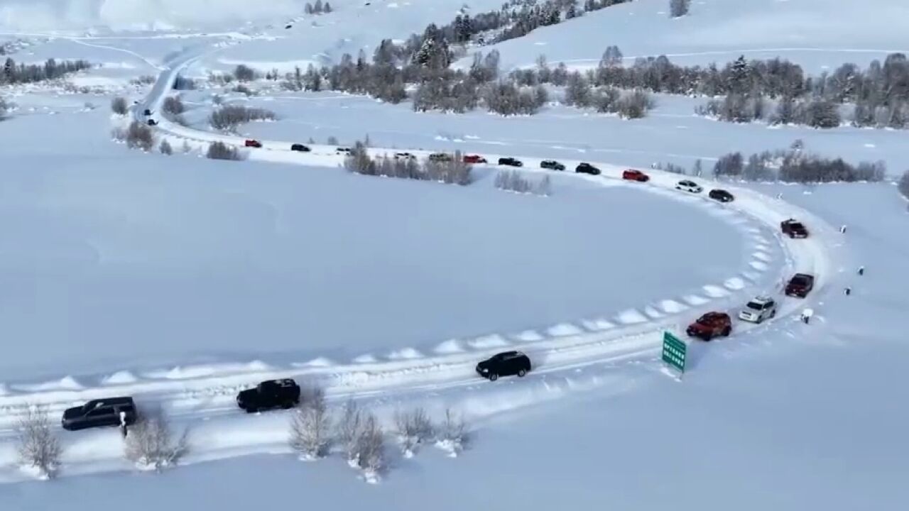 新疆阿勒泰喀纳斯景区雪阻道路已全部抢通,禾木村与外界恢复交通