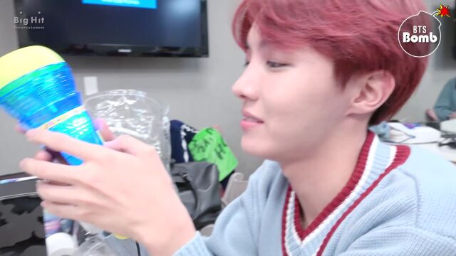 [BANGTAN BOMB] (toy) MIC Drop by JHOPE  BTS (防弹少年团)