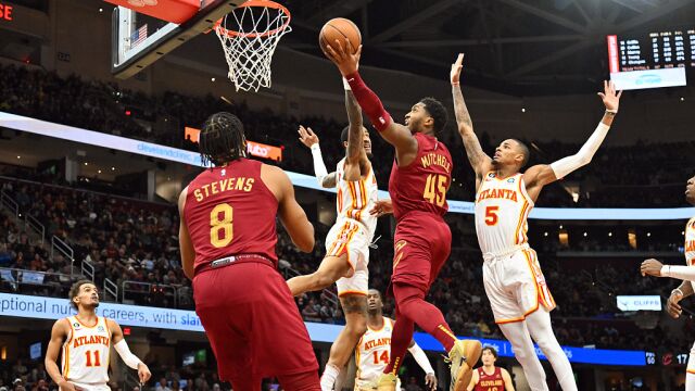 米切尔vs老鹰集锦 全场29+9接连送出妙传盘活进攻