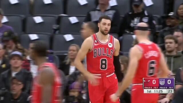 霸气的第一攻！拉文突破上篮打成2+1