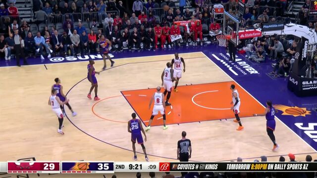 外线架炮轰炸篮筐 沙梅特连续命中两记三分扩大分差