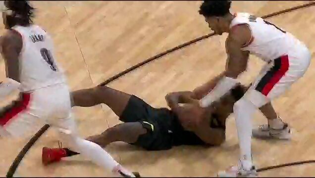 NBA常规赛：开拓者vs爵士中文解说全场回放