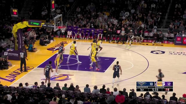 湖人进攻突然断电 鹈鹕一举打出8-0小高潮