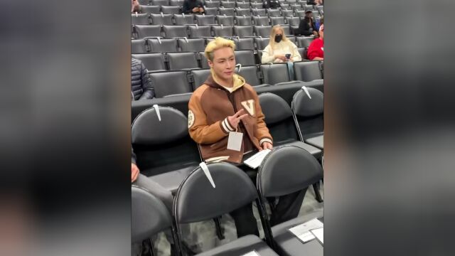 快船邀请张艺兴观战洛杉矶德比