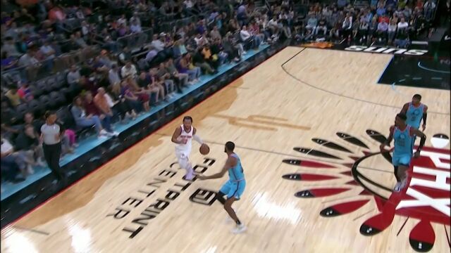 有身高了不起啊 布伦森迎着巨人抛射打成2+1