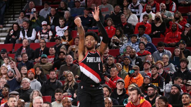 西蒙斯vs老鹰集锦 全场22分 关键三分一锤定音