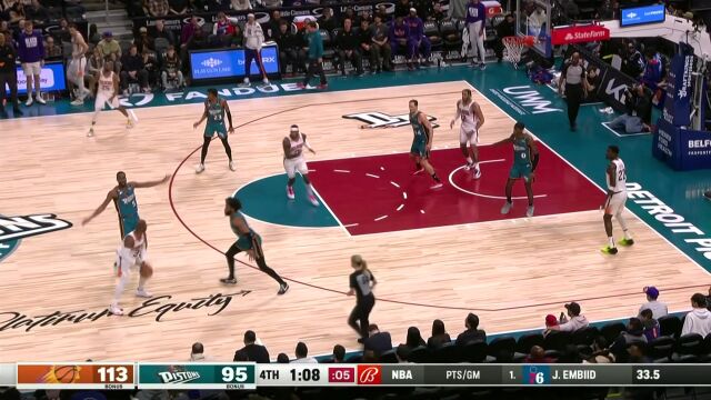 彻底下班喽！艾顿篮下接饼送上双手暴扣