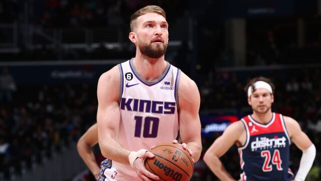 国王132-118奇才 萨博尼斯全场30+9+10准三双带领国王拿下比赛