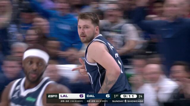 你两分两分来我三分三分还！浓眉强吃篮下东契奇外线无解