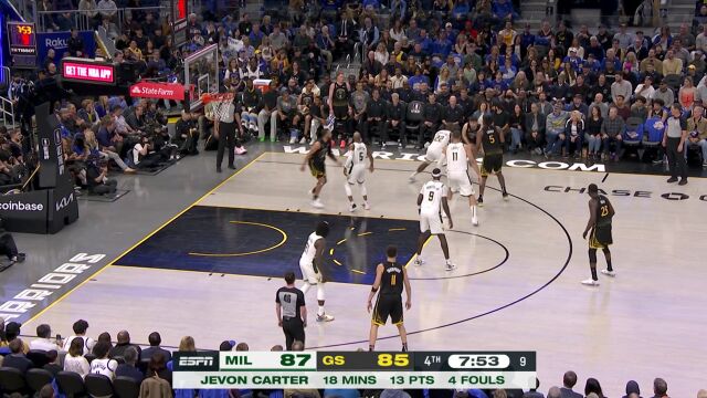 要的就是三分球 格林确保没有踩线之后投进三分