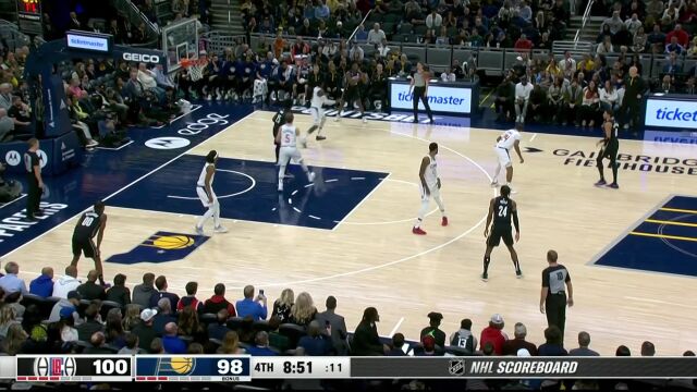 飘逸走位长驱直入 内史密斯甩开沃尔突破上篮