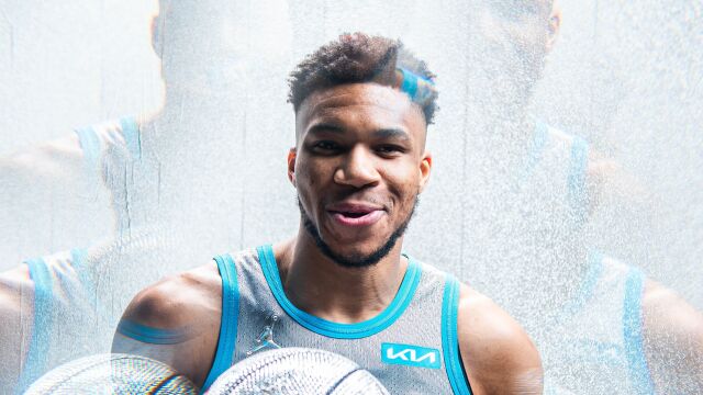 2022NBA全明星字母哥集锦 30+12+6助攻大秀各种花式暴扣百看不厌