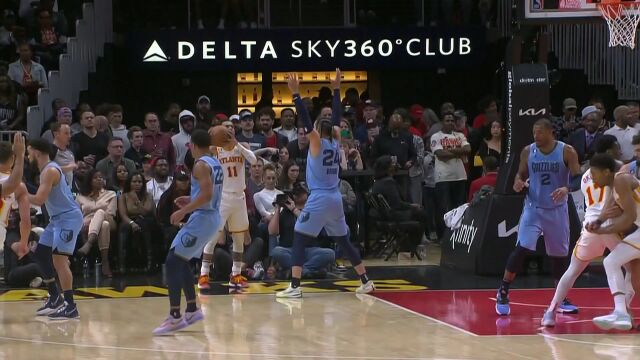 抓住机会一展宏图 特雷杨击地妙传助攻亨特大空位上篮打进