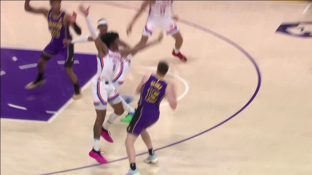 村曼巴的作用毋庸置疑 里夫斯连续两次分球比斯利沃克连中三分