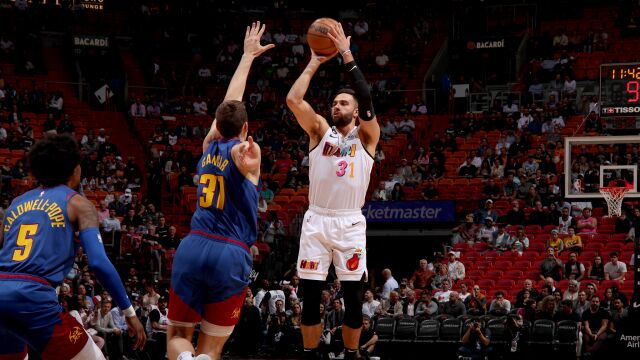 斯特鲁斯vs掘金集锦 全场23+7+4里突外投难挽颓势