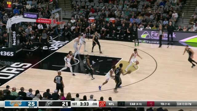 连续传导行云流水 约翰逊外线接球三分百步穿杨