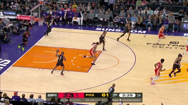 尽显杀手本色 特雷杨突然发难超远三分命中