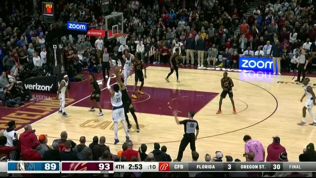 吹响双方决战号角！伍德关键三分一杆进洞