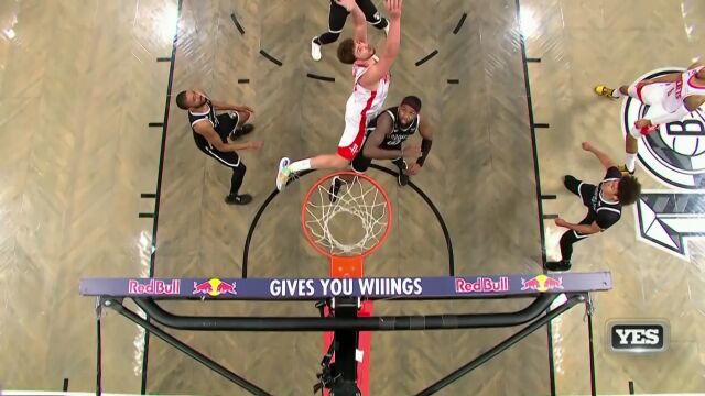 单人独骑力敌千军万马 申京内线以一敌三打成2+1