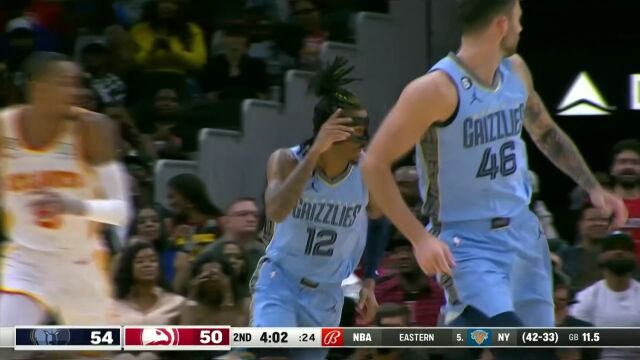 乱花渐欲迷人眼！莫兰特花式运球突破反手上篮打进