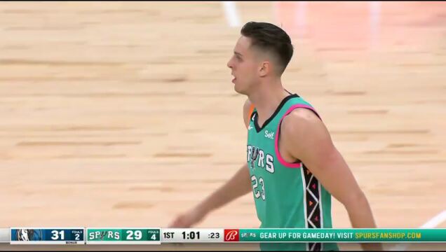 独行侠vs马刺第1节英文原声回放