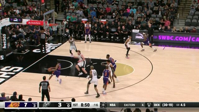 不用突破了直接扔吧 布里奇斯连线艾顿空接暴扣