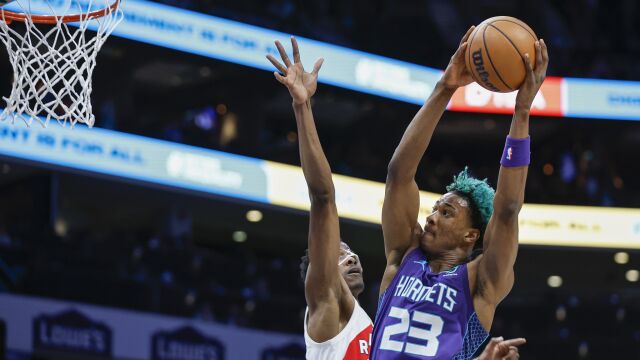 黄蜂vs猛龙五佳球 凯-琼斯天赋碾压屡献精彩镜头