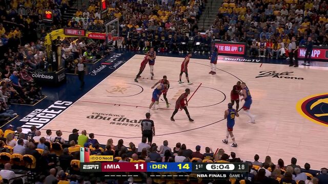 干就完了！穆雷后仰跳投+挂筐暴扣豪取四分