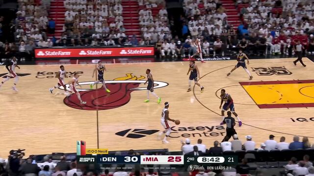 巴特勒助攻邓罗空位三分稳稳命中 后者投桃报李回敬妙传