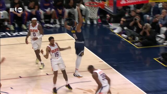 杜兰特飞身鱼跃救球 布克不负众望三分一发入魂