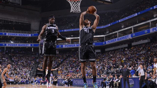 莱尔斯vs勇士集锦 砍下15+8难阻球队失利