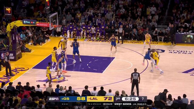 制霸篮下 詹眉连线浓眉一柱擎天空接爆扣