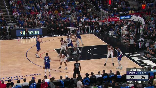 不愧是全队最准！威少直传鲍威尔弧顶三分弹无虚发