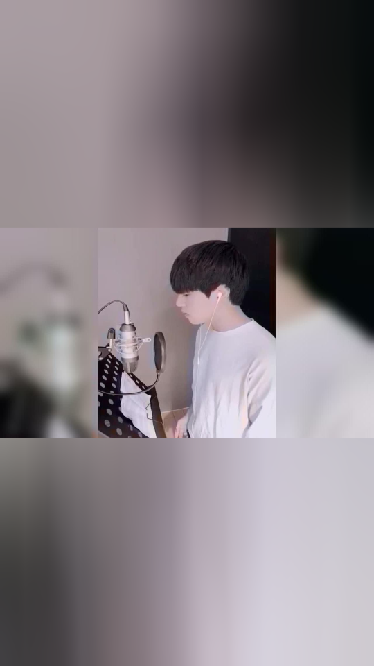 林小坤今天做一个安静的小坤好兄弟晓华的一首单曲悲伤的倾诉