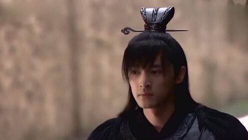 神话导演力挺胡歌拍戏亲自上阵 曾落马摔伤