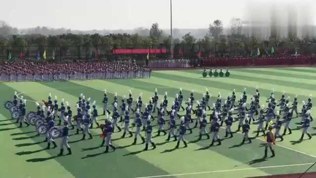 实拍:安徽定远新区实验小学鼓乐仪仗队表演,为孩子们的努力点赞