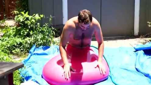 老外钻进灌满水的气球，爆炸那一刻，强迫症很满意