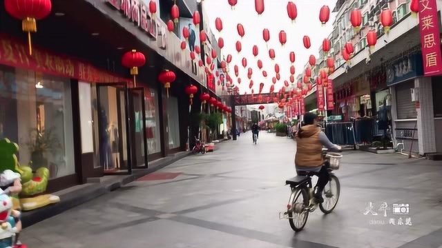 广东东莞:实拍南城富民步行街,美食街的店铺基本没几家做下去的