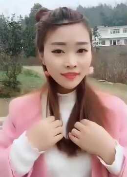 这是我嫂子，漂亮还很有魅力，我哥眼光不错吧