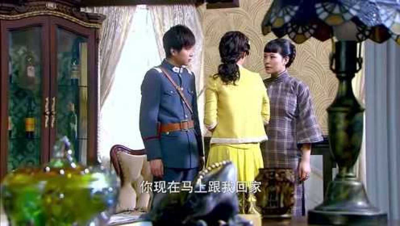 烽火佳人当着芸姑的面黎绍峰和将妹妹黎雪梅抱在怀里