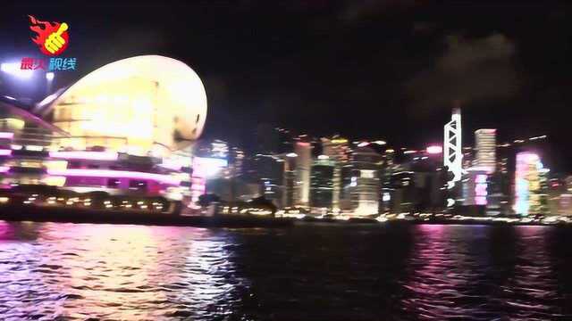 香港乘坐天星小渡轮欣赏维港夜景,竟然只要两元钱,太意外了!