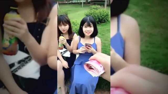 爆笑:美女,你说的话我不信,除非你亲我一下,我就信了!